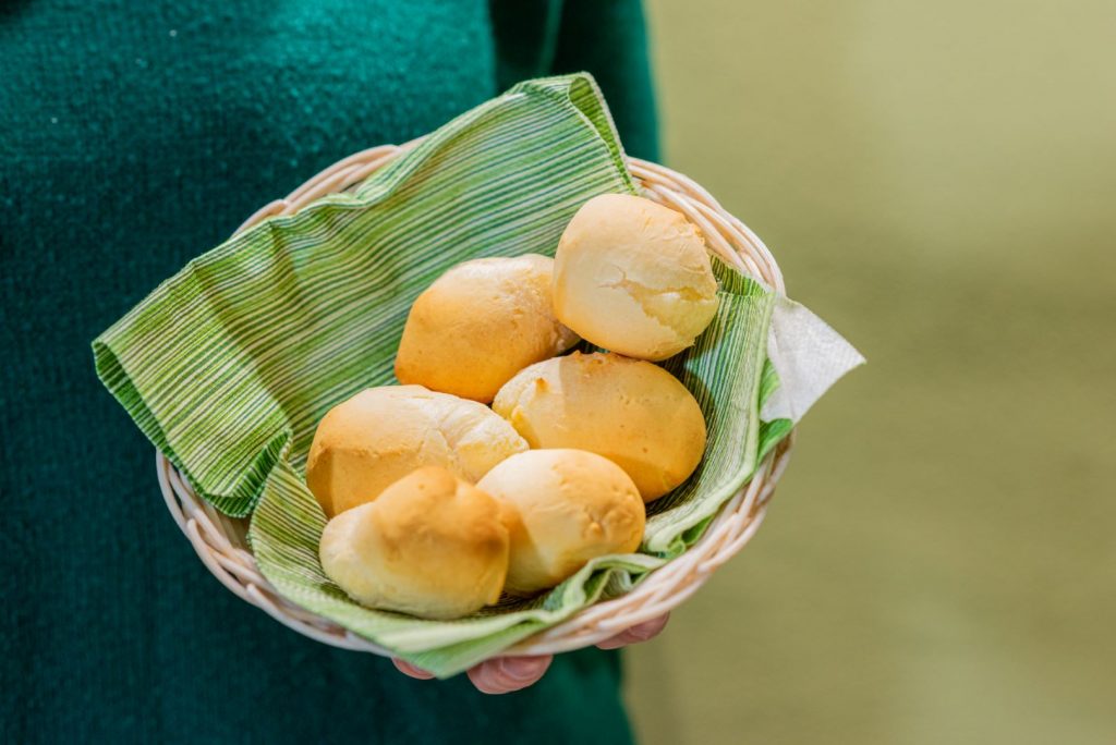pão de queijo panini al formaggio