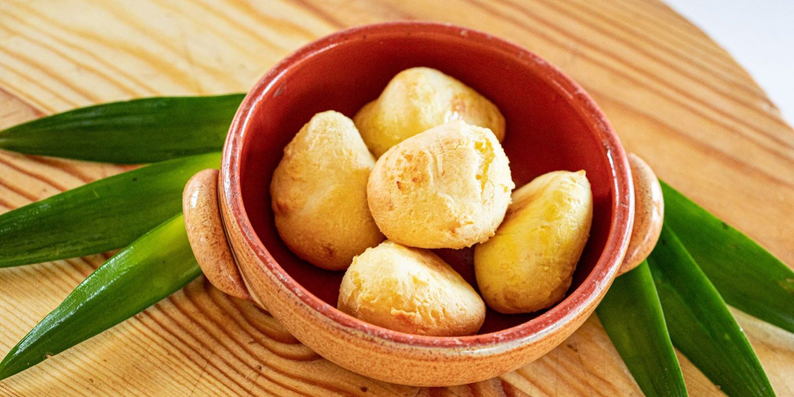 pão de queijo panini al formaggio